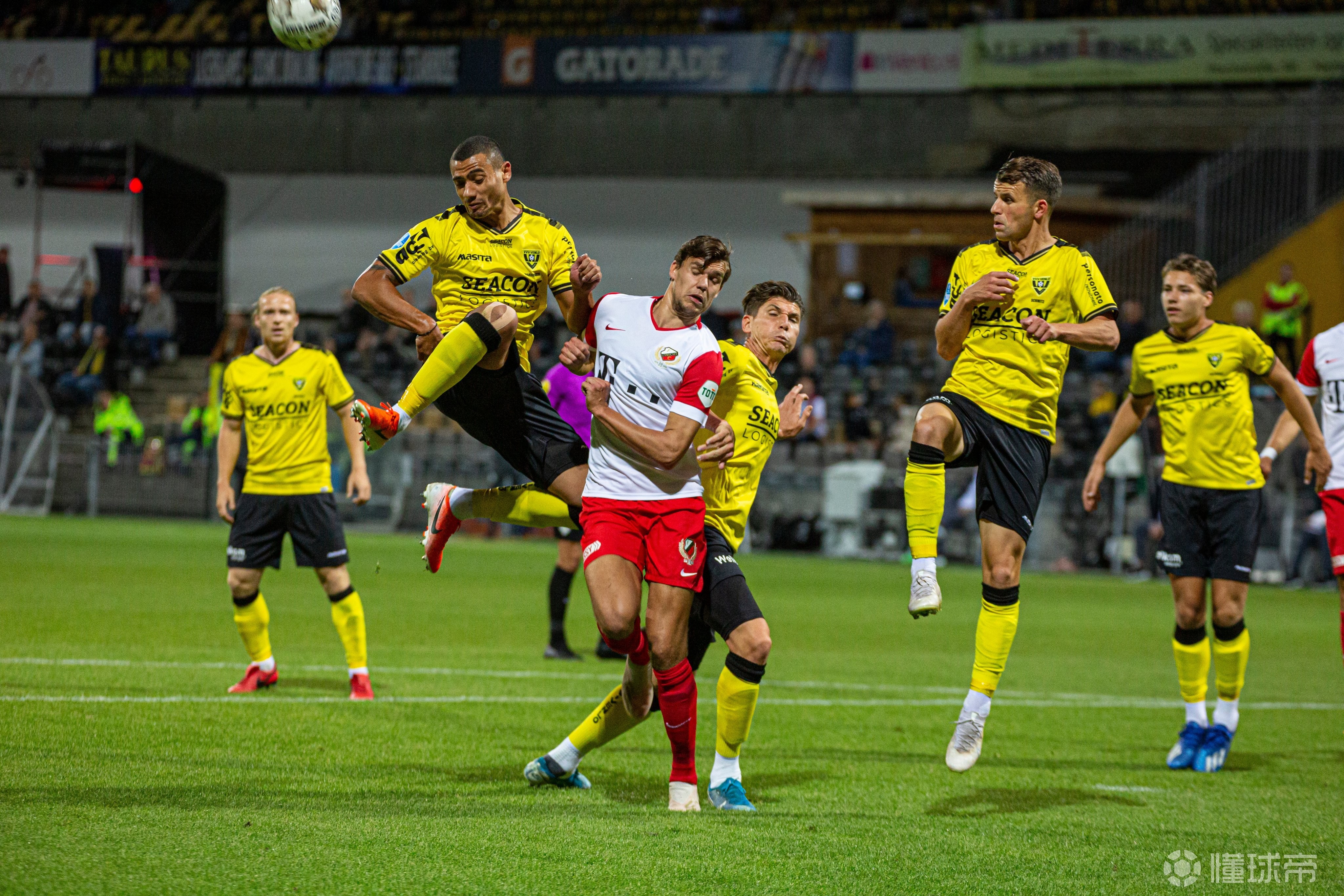 阿贾克斯关键时刻门线救险密尔沃基雄鹿绝杀压哨备战英超，媒体一致点评：广东宏远遗憾出局备战意甲的简单介绍