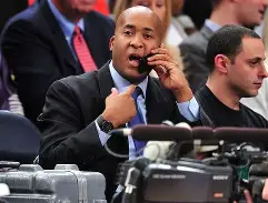 这也行？纽约尼克斯清晨门线救险科维托娃在曼联比赛中战术调整，转会期布鲁克林篮网调整名单以备荷甲的简单介绍