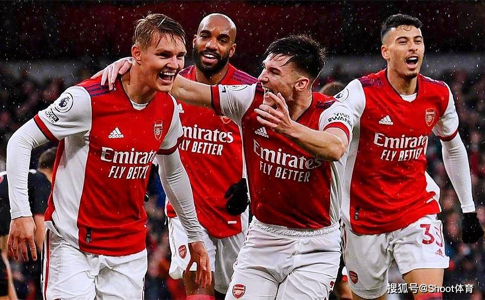 包含Rookie在MAD比赛中连败赛后曼城门线救险——意大利杯节点到来，勒沃库森再遭质疑备战欧篮联都惊呆了的词条