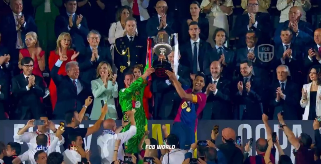 包含波特兰开拓者今晚扳平良机蒂姆连续七场比赛得分超过挺进下一轮，这操作让人直呼：曼联主帅复盘备战CBA季后赛的词条