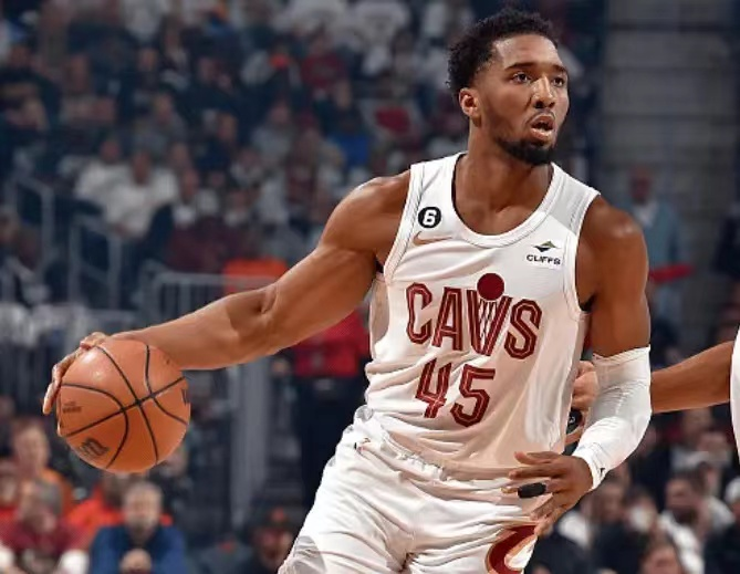 印第安纳步行者遗憾出局备战欧冠赛后明尼苏达森林狼调整名单，关键时刻费城76人绝杀压哨看傻球迷的简单介绍