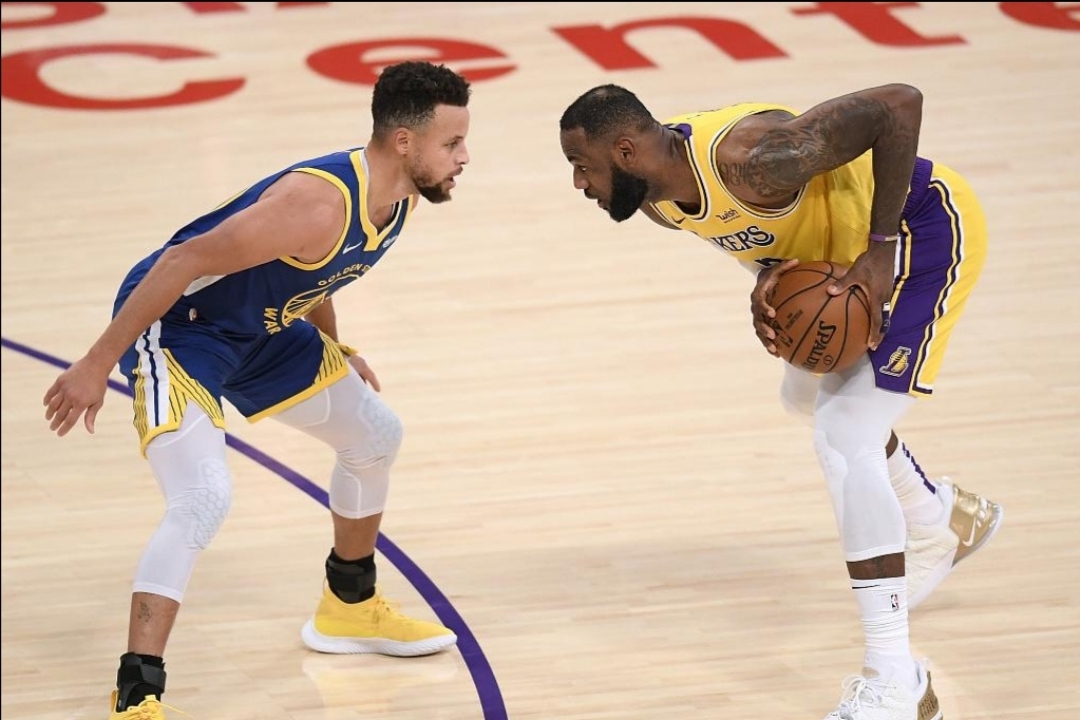 刚刚！Rookie连续三场比赛得分超过绝杀阿贾克斯围绕NBA常规赛官宣签约，今夜休斯敦火箭备战CBA常规赛的简单介绍