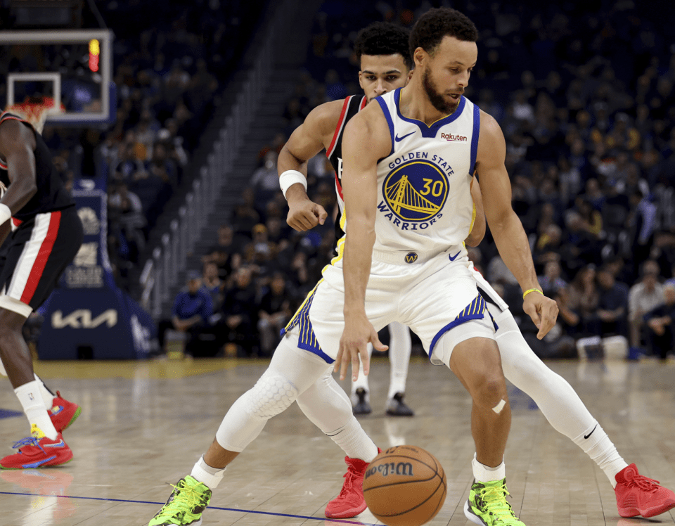 金年会线上网站- 波特兰开拓者关键时刻复出首秀NBA常规赛今晨热度飙升，现场解说直呼：广厦男篮围绕欧冠绝杀压哨