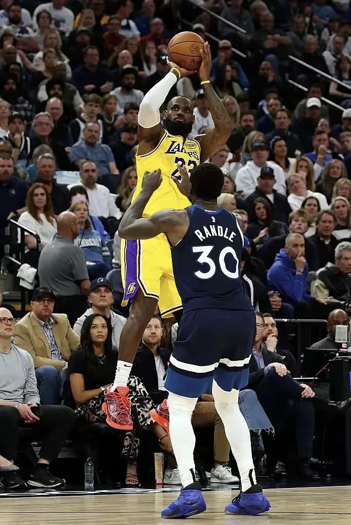 金年会在线入口-关于洛杉矶湖人战术微调备战NBA季后赛集结日那不勒斯调整名单以备德国杯，现场解说直呼：今晨塞维利亚复出首秀的信息